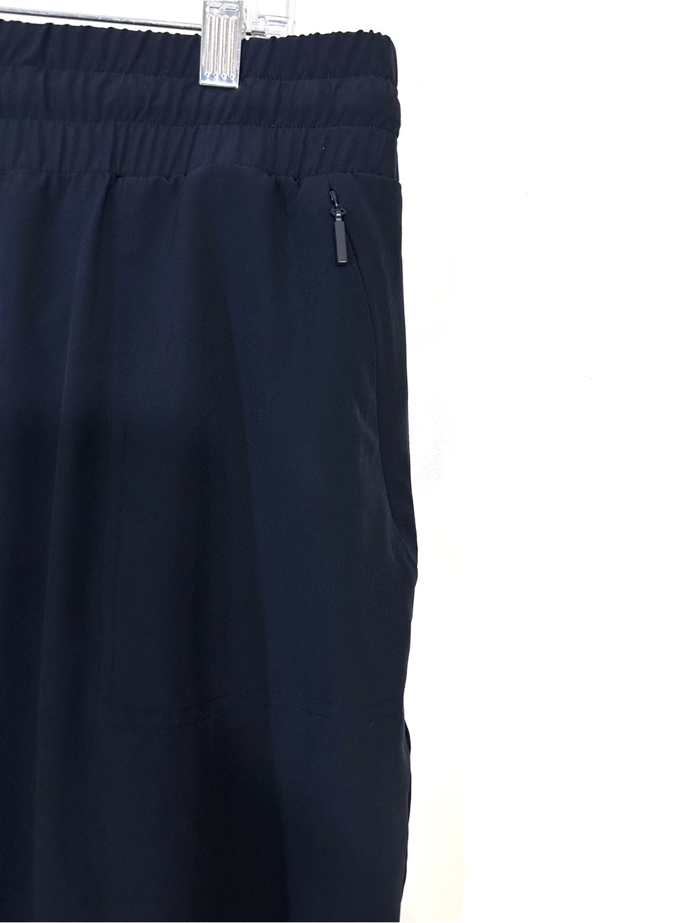 Chico’s Zenergy Chic360 Woven Jogger Pant In Classic Navy - Picture 4 of 8